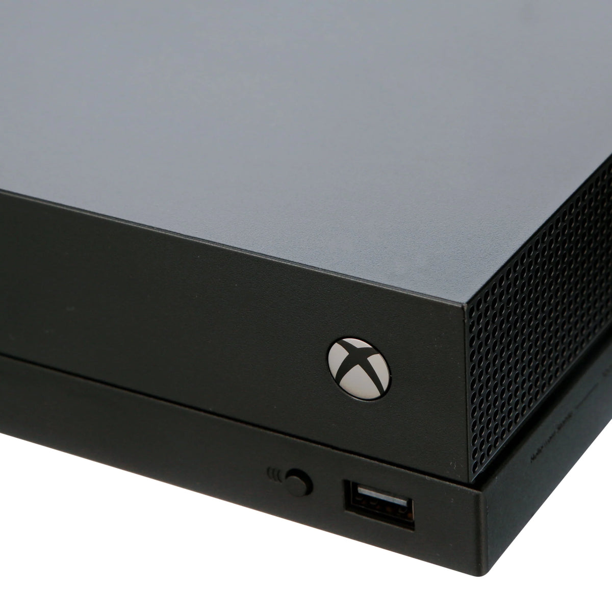 Refurbished 1TB 4K Ultra HD Gaming Console in Black Q6477