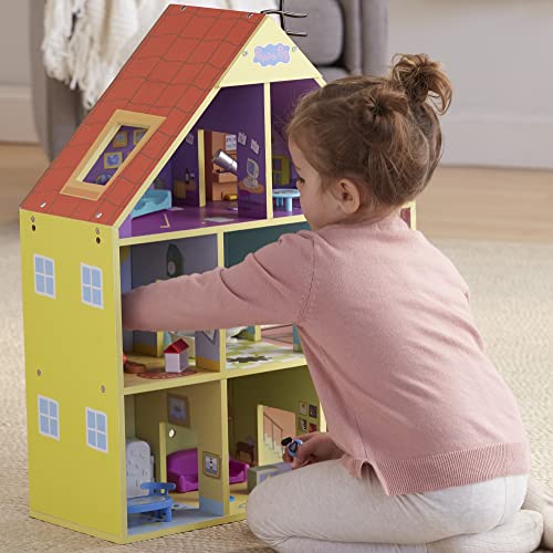 Wooden Playhouse with 2 Figures and 29 Accessories N36426