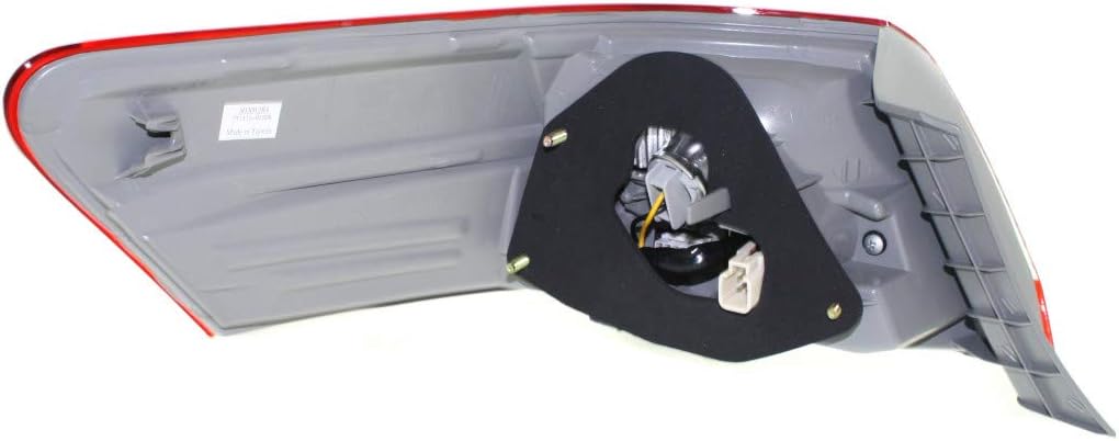 Passenger Side Tail Light Assembly R82580