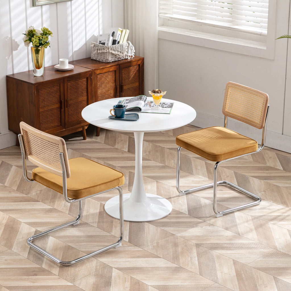 32'' Round Pedestal Dining Table White S132
