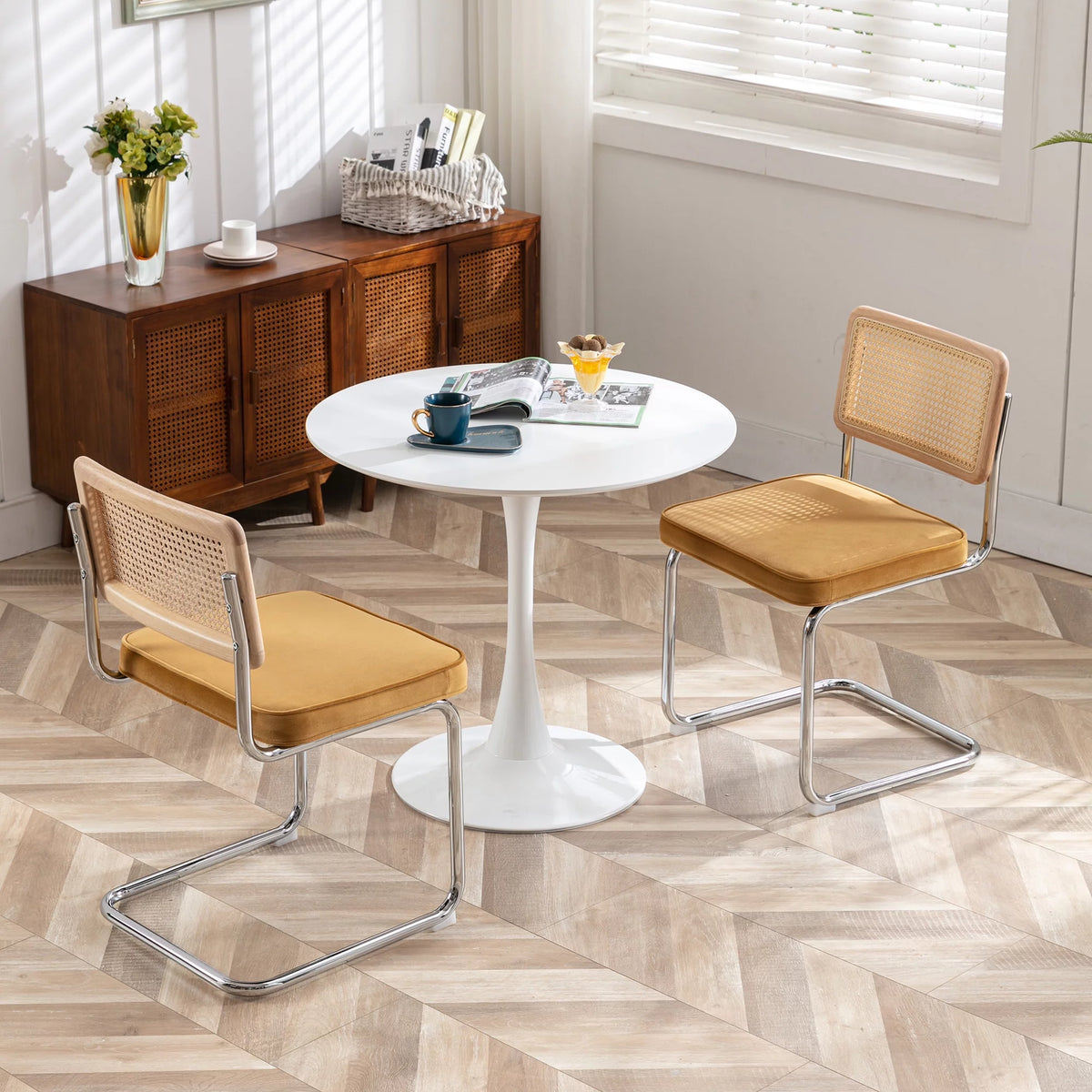 32'' Round Pedestal Dining Table White S132