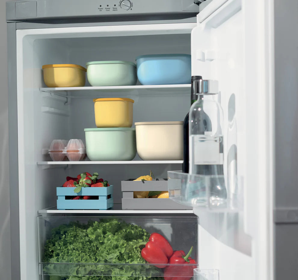 Shallow Airtight Fridge Freezer Microwave Containers 450cc Matt Mid Blue P4216