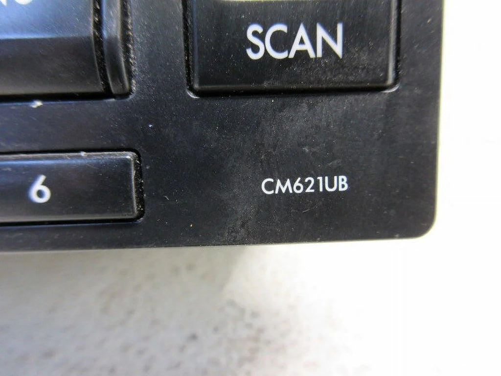 Pre-Owned Subaru Impreza XV Crosstrek AM FM CD Radio Receiver CM621UB OEM K13027