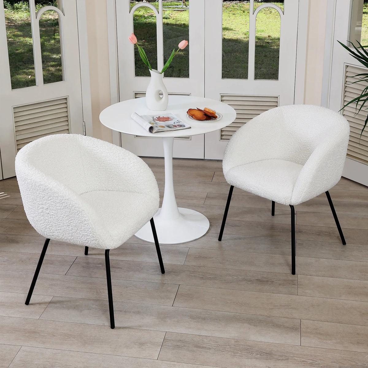 32'' Round Pedestal Dining Table White S132